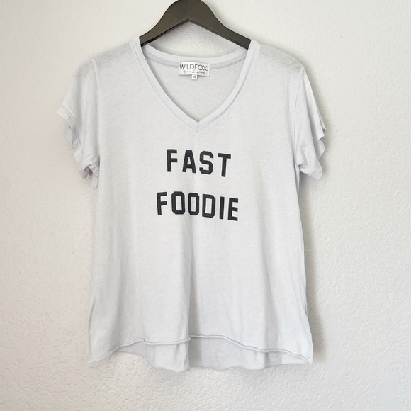 WILDFOX Fast Foodie Graphic V-Neck Tee XS - Picture 4 of 7